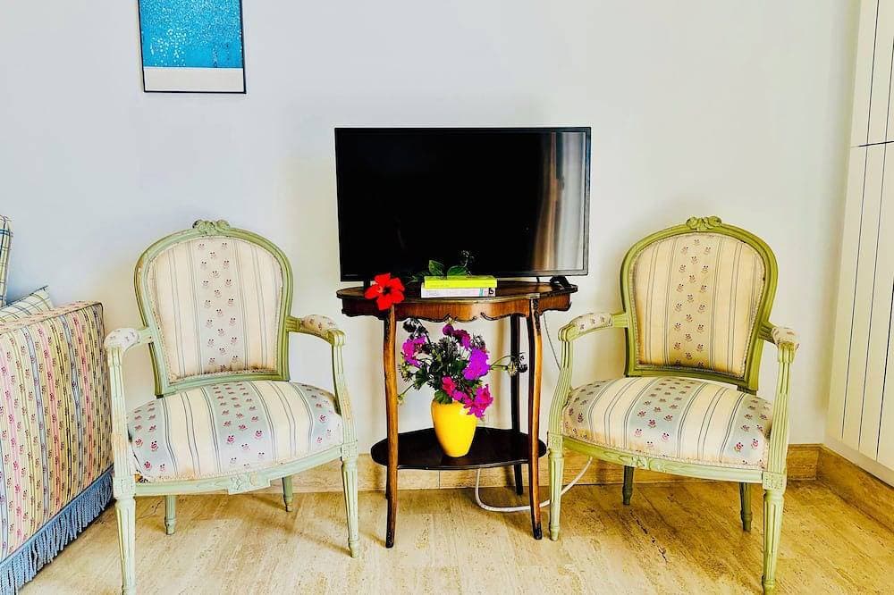 Foto 13 von 19: Breathtaking view of Cap-Ferrat and the sea, studio with balcony and parking, A/C