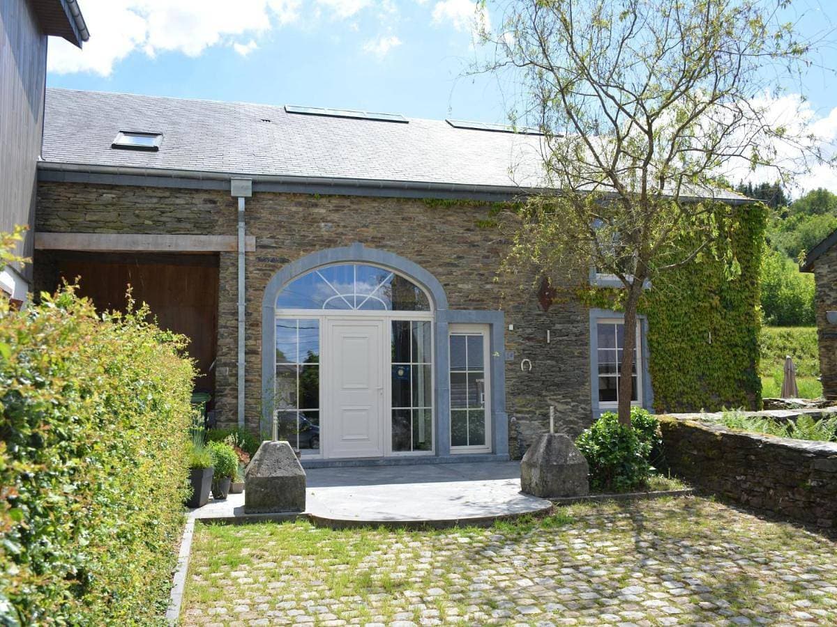 Villa with hottub in calm area 1