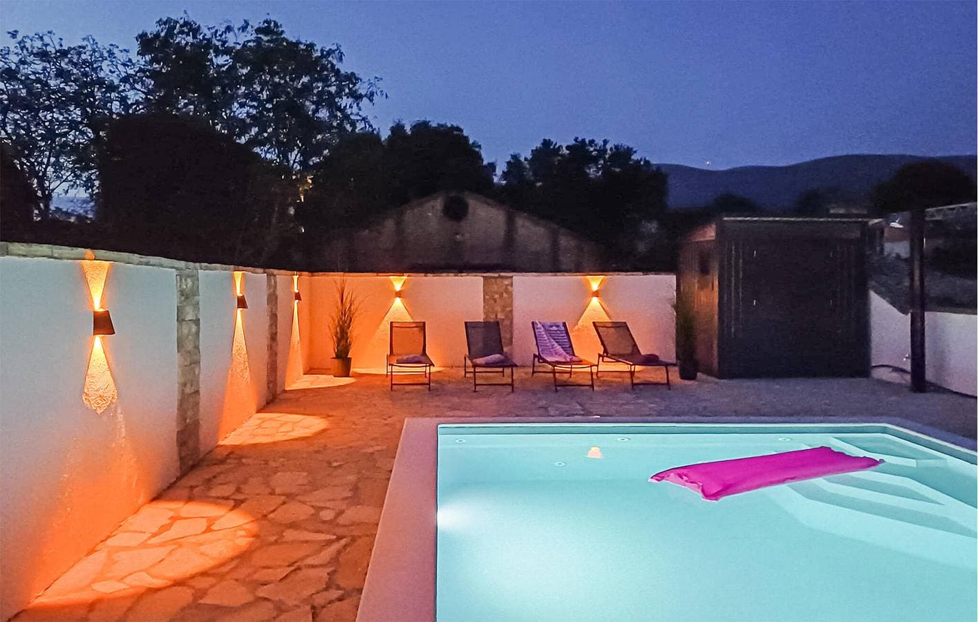 Foto 11 von 32: Gemütliche 75 m² große Wohnung mit Pool, Terrasse und nur 400 m von der Küste entfernt