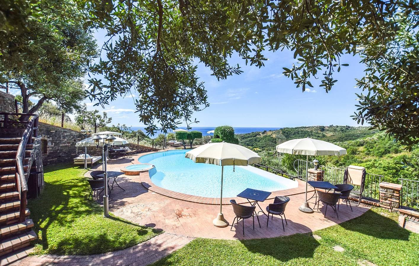 Foto 6 von 36: Apartment mit Meerblick, Pool, AC, Küche und Internet
