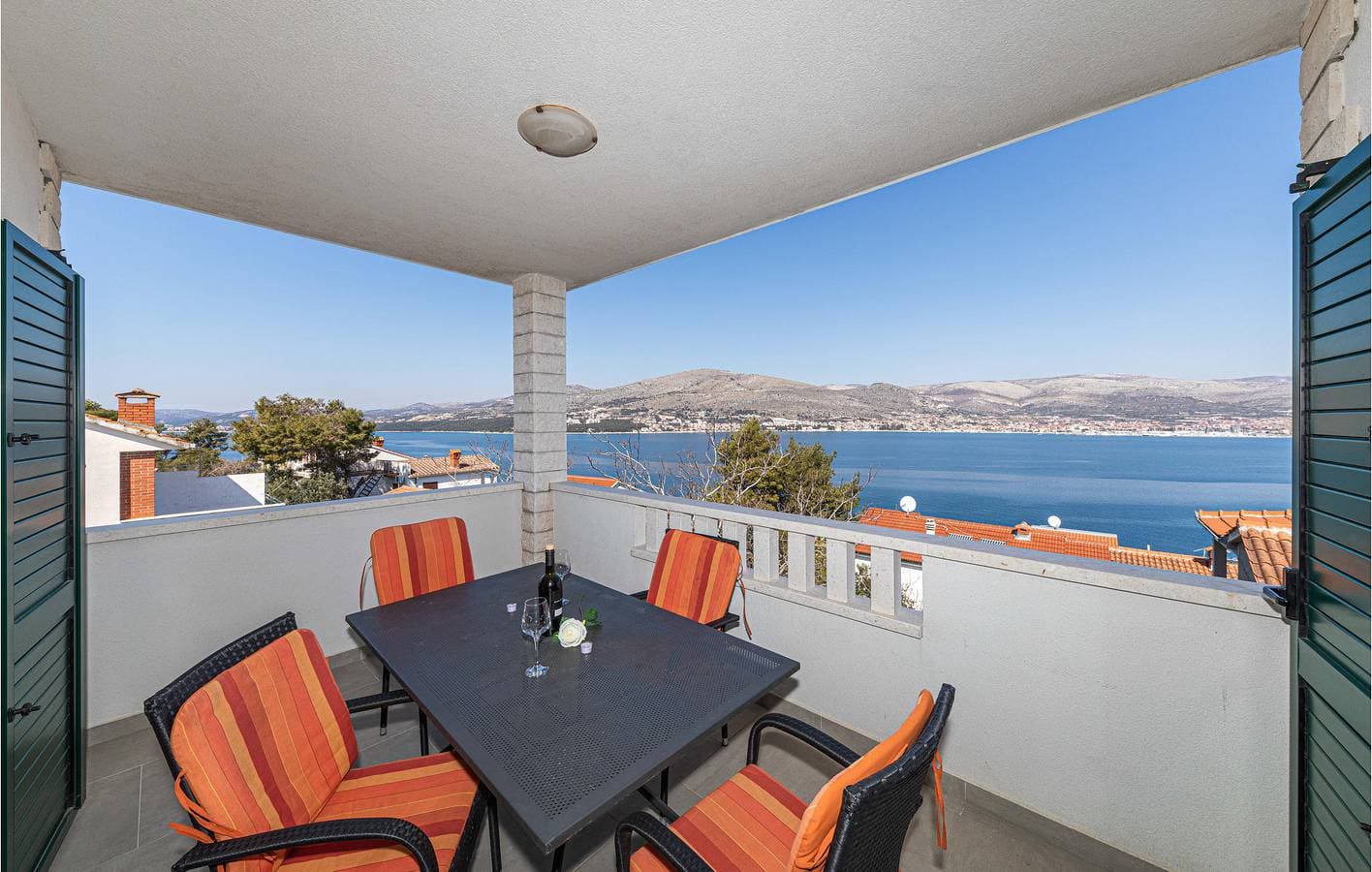 Foto 4 von 19: Apartment mit Meerblick, Pool und Terrasse, 700 m vom Strand entfernt