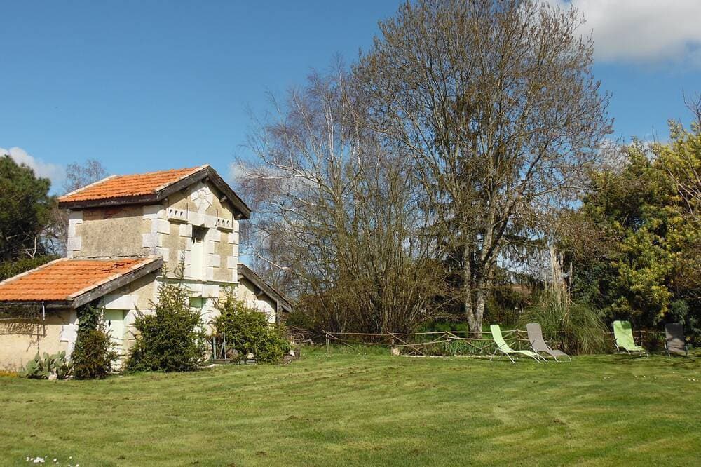 Charming Gironde farmhouse 1