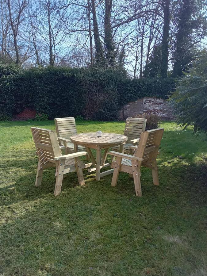 2 Bedroom Garden Flat 1