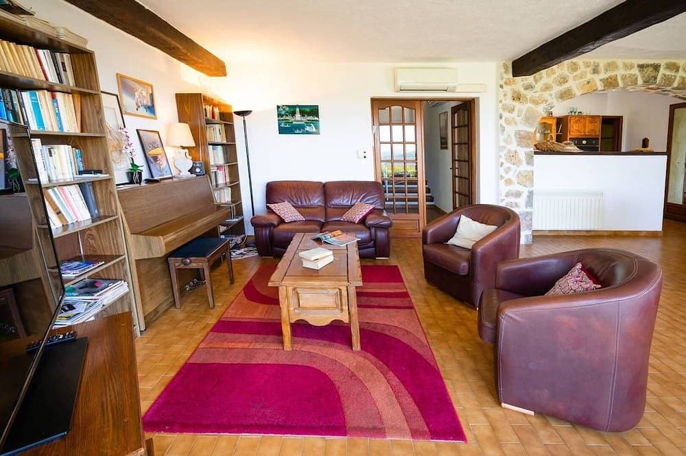 Foto 13 von 26: Villa 220 m² Seeblick - Swimmingpool und privater Tennisplatz