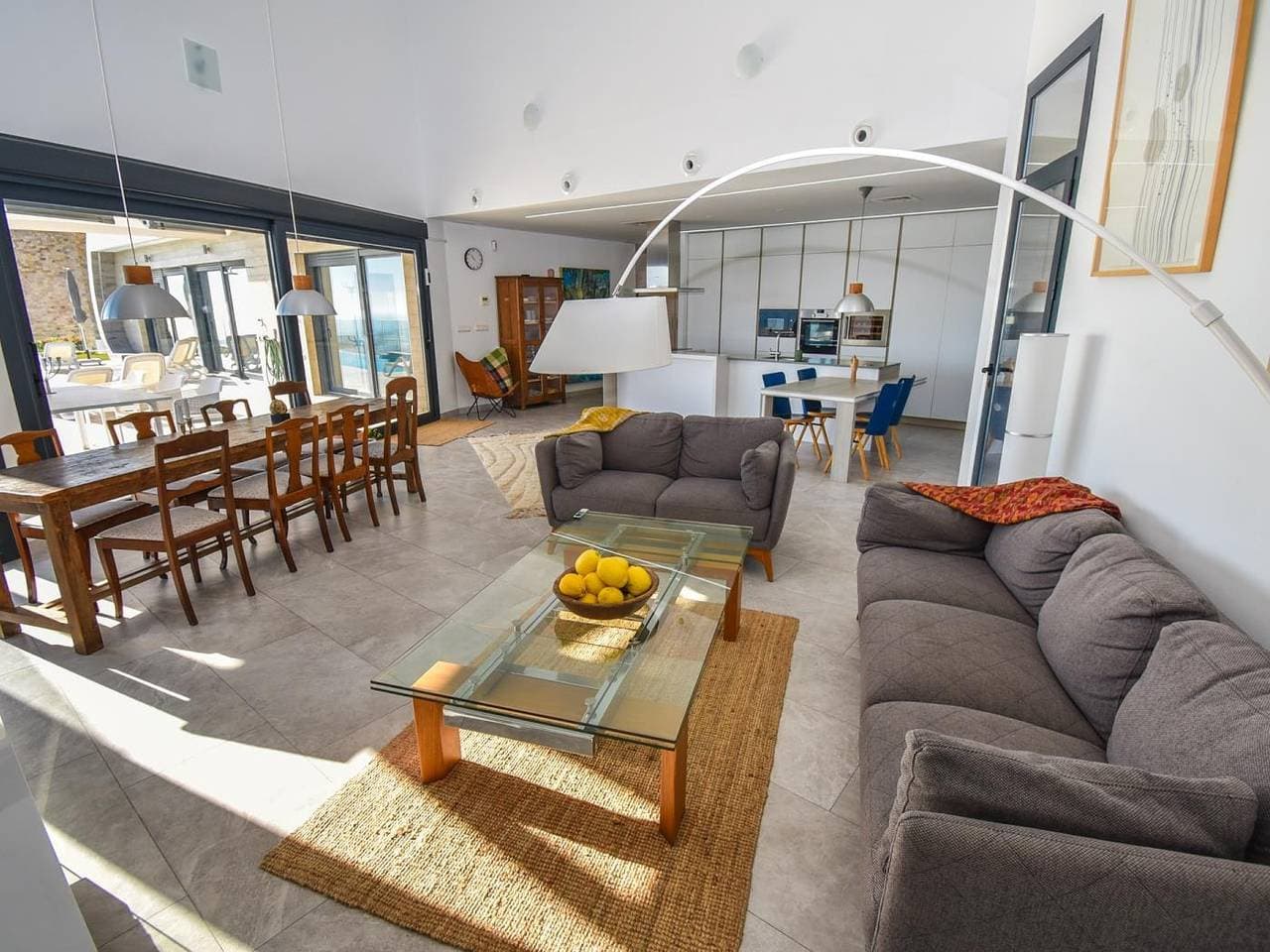 Foto 10 von 26: Moderne Luxusvilla, Meerblick und beheiztem Pool