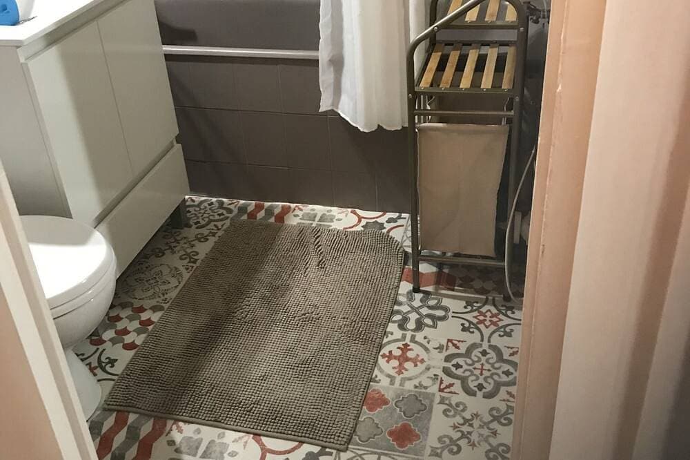 Foto 13 von 30: Apartment-Klassisch-Ensuite mit Bad-Gartenblick