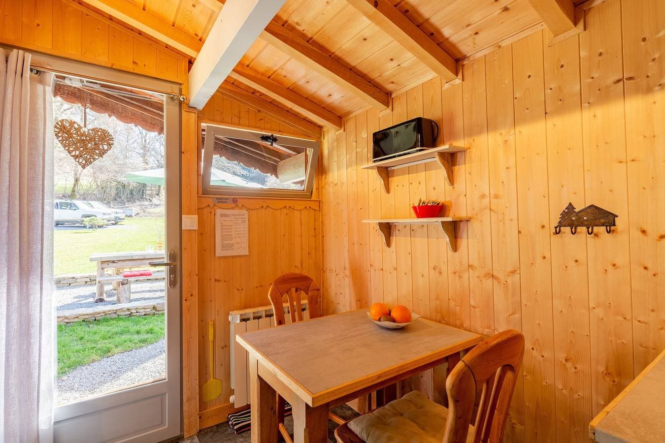Foto 3 von 25: Chalet „Sauvage“ mit Bergblick, privater Terrasse und WLAN