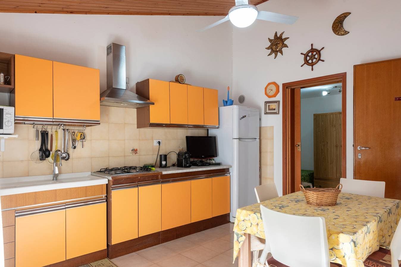 Foto 3 von 20: Apartment „La Casetta Della Rocca“ mit Bergblick, WLAN und Klimaanlage