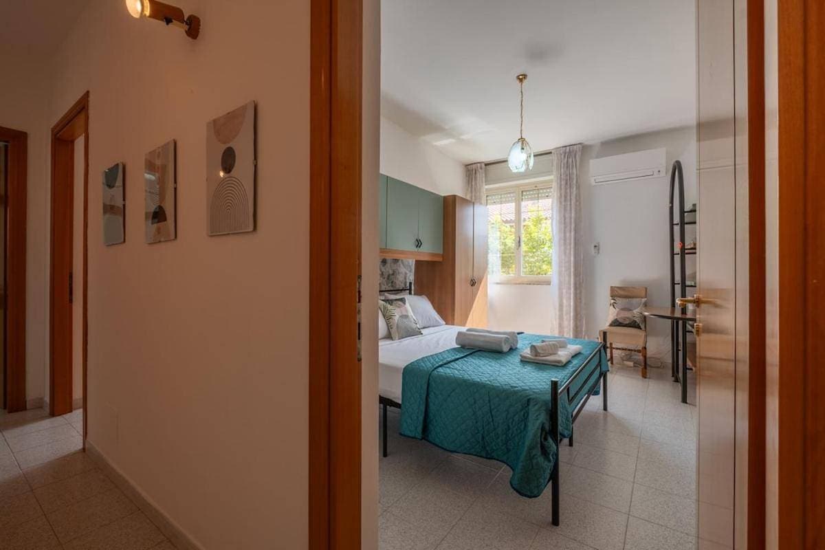 Foto 5 von 43: Two-Bedroom Apartment
