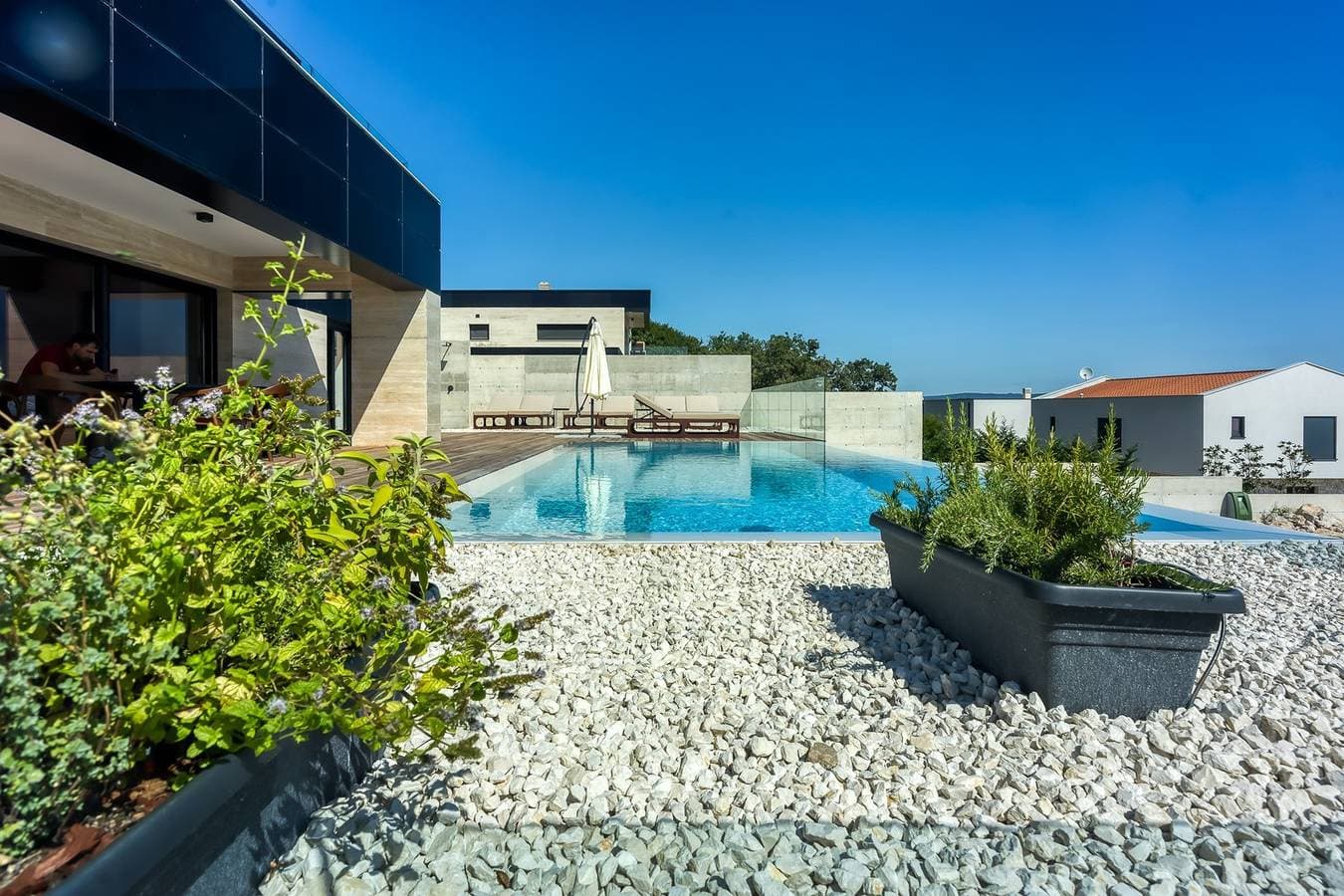 Foto 7 von 50: Ultramoderne Villa Unea mit atemberaubendem Meerblick
