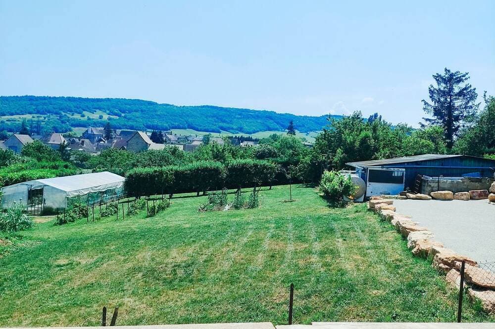 Foto 11 von 24: Gîte du Moulin Brochat mit Gemeinschaftsraum mit Whirlpool