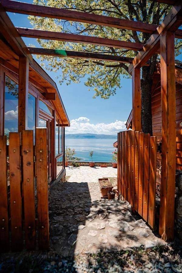 Foto 5 von 18: Triple Room with Lake View