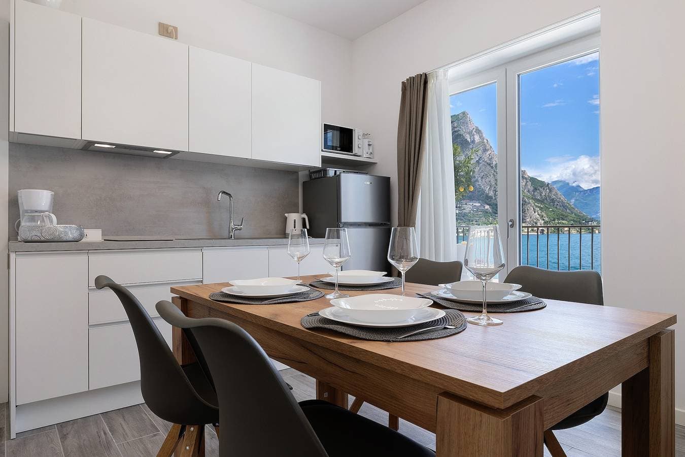 Foto 7 von 28: Ferienwohnung 'Jacky's 1' mit Seeblick, WLAN und Klimaanlage