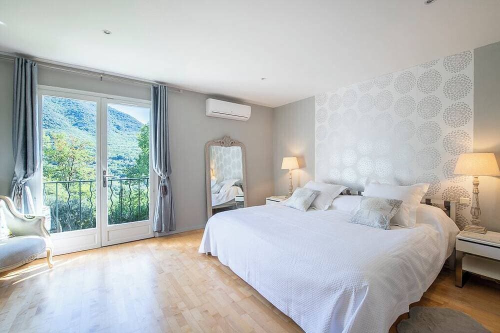 Foto 4 von 30: Les Papillons : Beautiful Provencal Villa With Unimpeded Views on Gourdon Valley