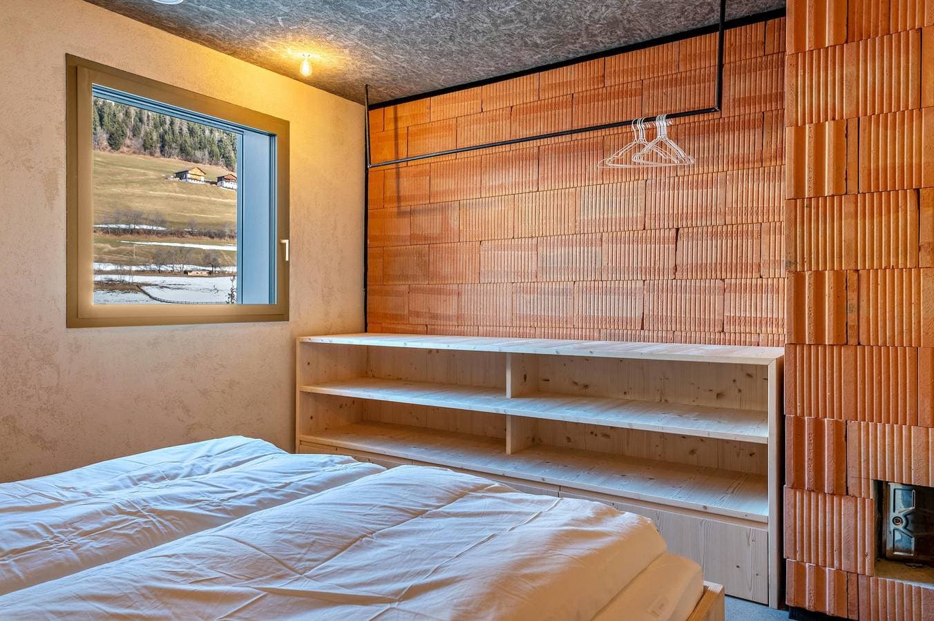 Foto 5 von 28: Ferienwohnung 'Lena Dolomites Gartensuite' mit Bergblick, privater Terrasse und WLAN