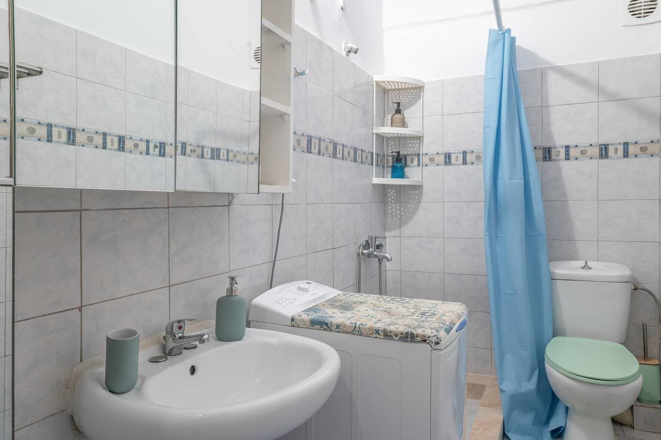Foto 13 von 21: Artemis Blue Escape Apartment – Modernes Apartment nur 10 m vom Strand entfernt