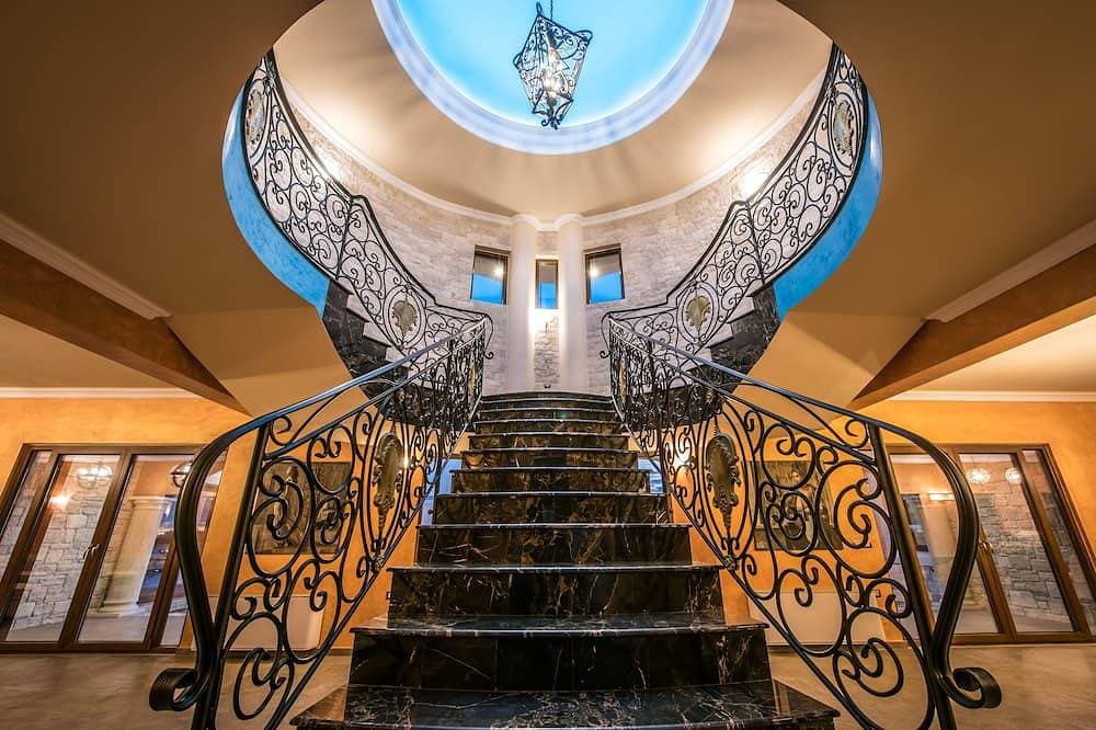 Foto 7 von 30: Strandvilla Kastello Kalliste | 8 Schlafzimmer | 8 Badezimmer