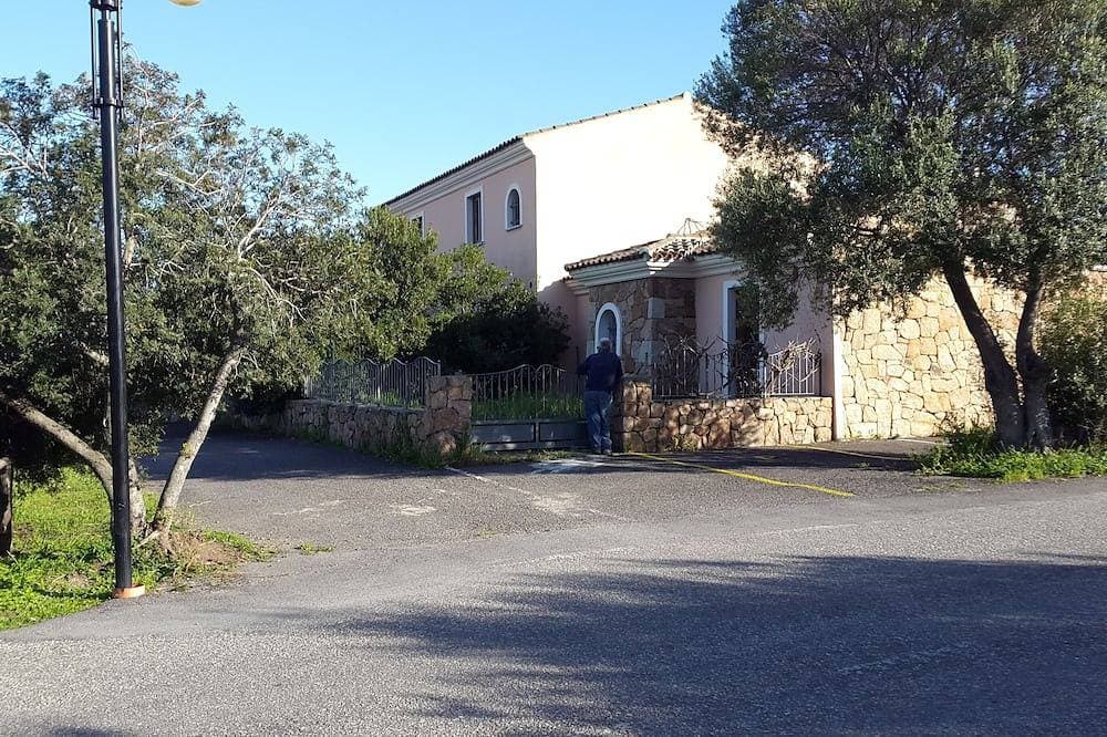 Foto 8 von 18: Villa im Zentrum von San Teodoro mit Parkplatz und privatem Garten