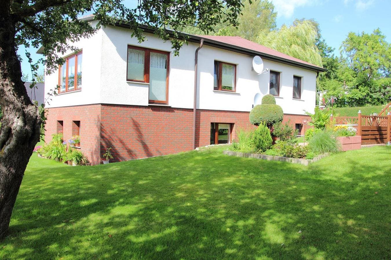 Foto 8 von 9: Ferienwohnung in Boddennähe - idyllisch am großen Jasmunder Bodden gelegen