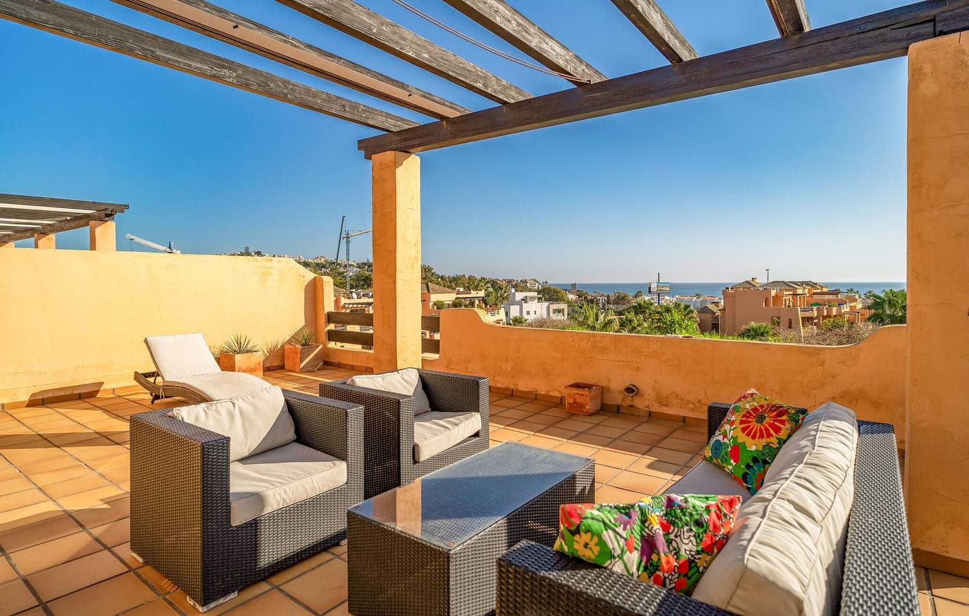 Apartment mit Meerblick, Pool, Terrasse und Parkplatz, 400m zum Strand 1