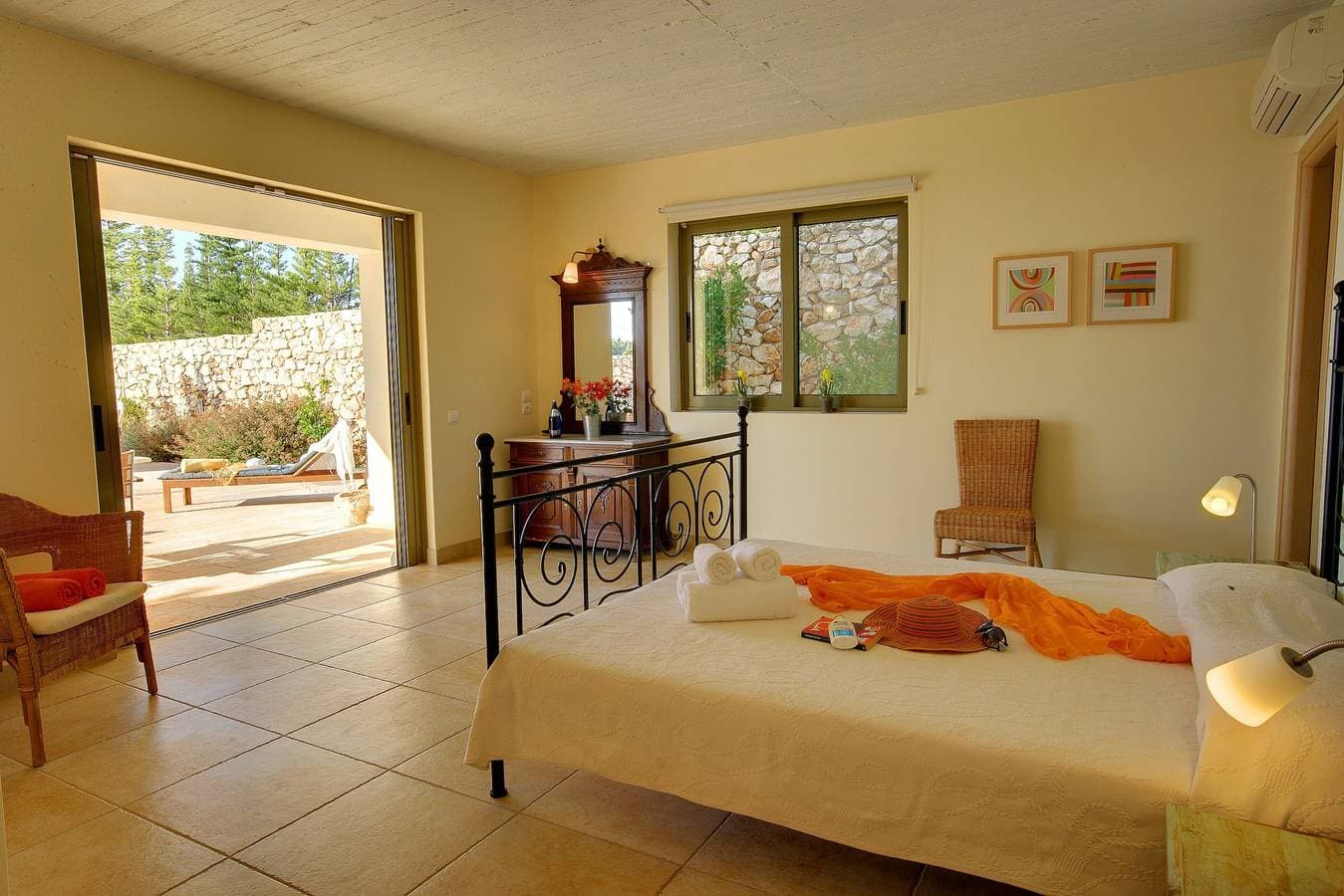 Foto 9 von 19: Villa 'Porfyra Ideales Resort' mit Meerblick, WLAN und Klimaanlage