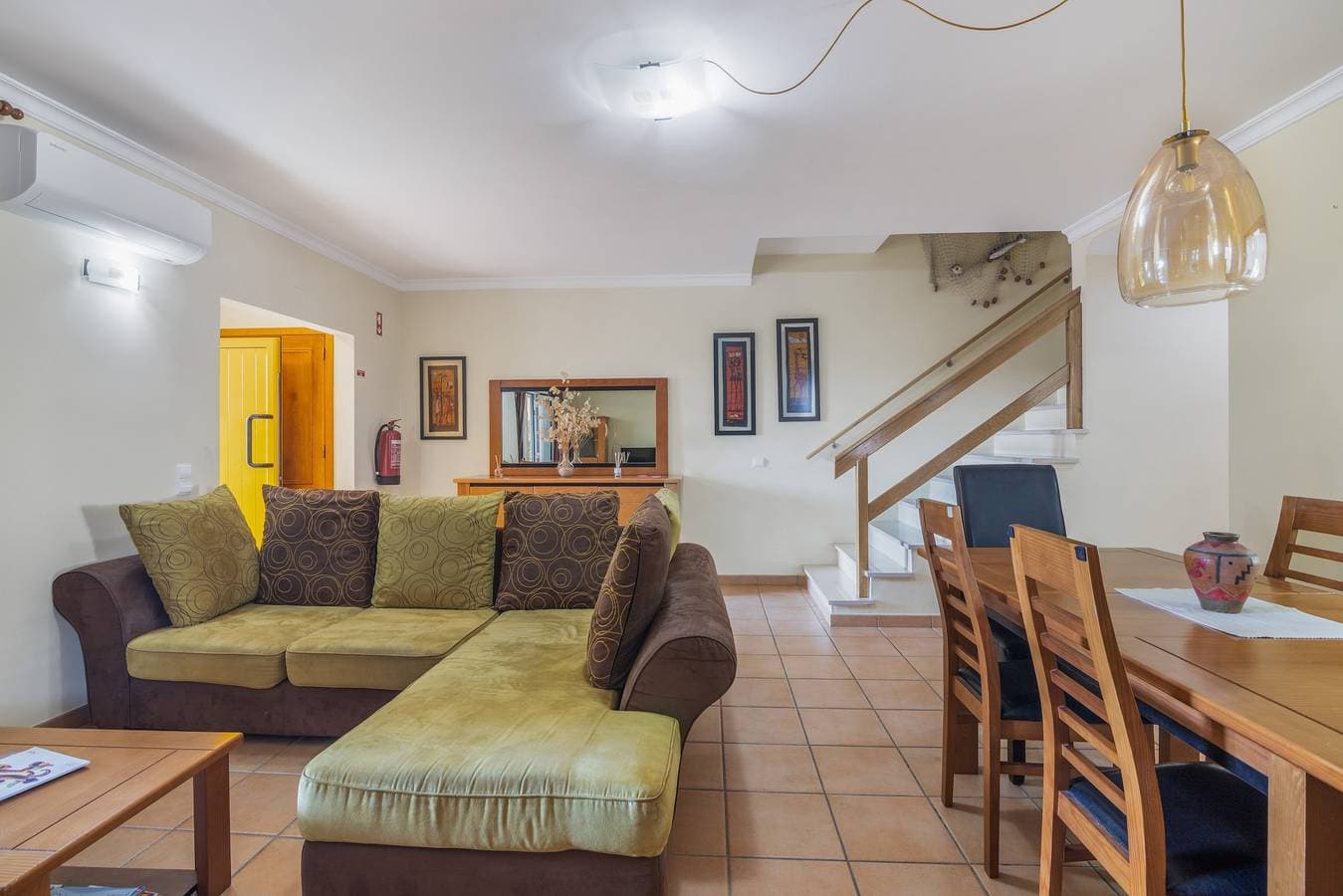 Foto 4 von 31: Apartment „Real Village“ mit privater Terrasse, WLAN und Klimaanlage
