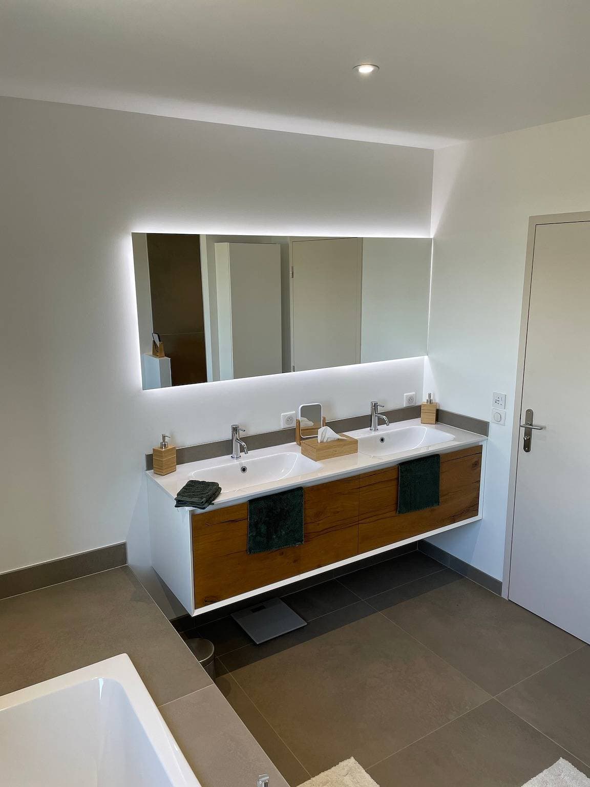 Foto 13 von 27: Ferienhaus „Traumnest mit Whirlpool“, privatem Pool, WLAN und Klimaanlage
