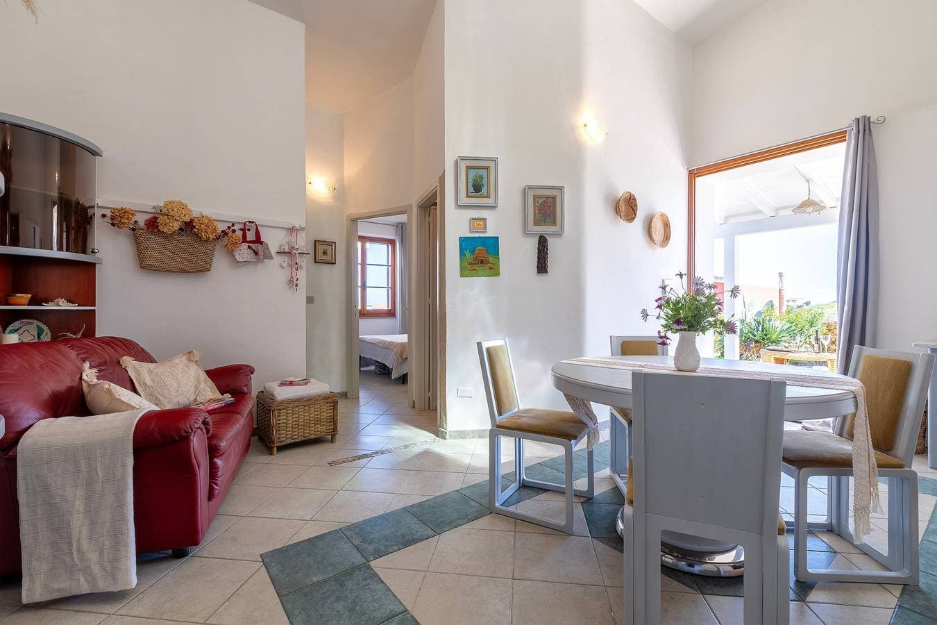Foto 9 von 37: Ferienwohnung 'Appartamento in Villa Al Mare' mit Meerblick, privater Terrasse & Gemeinschaftsgarten