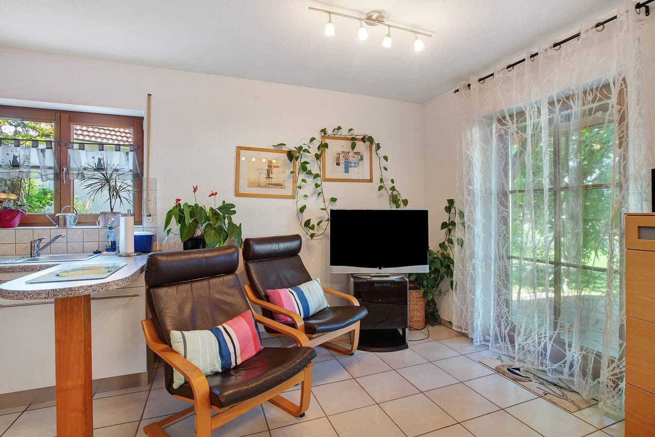 Foto 7 von 20: Ferienwohnung 'Nussbäumle' mit Privatterrasse, Gemeinschaftsgarten und Wi-Fi