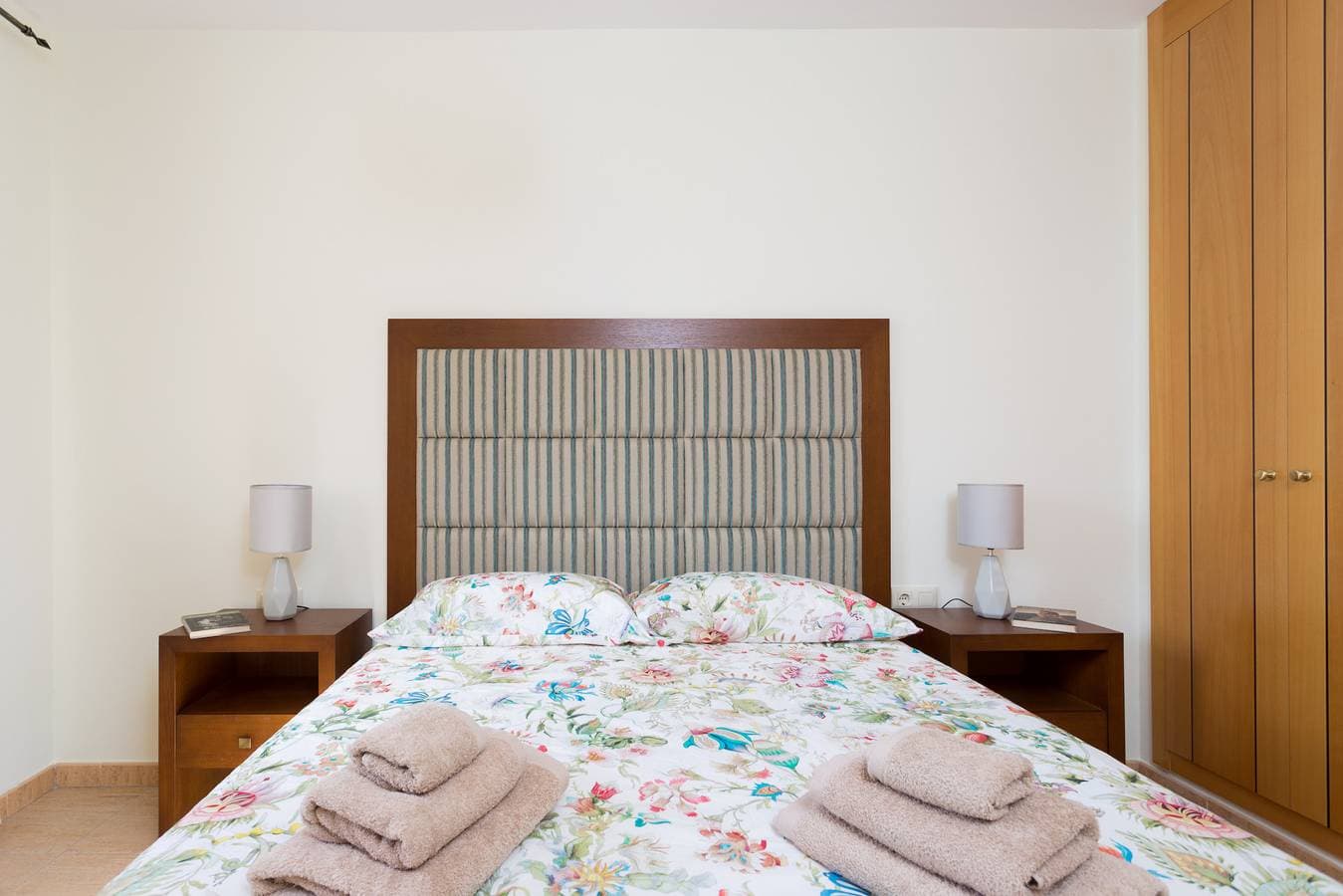 Foto 10 von 21: Ferienwohnung mit Pool, Meerblick und gratis fiber W-Lan