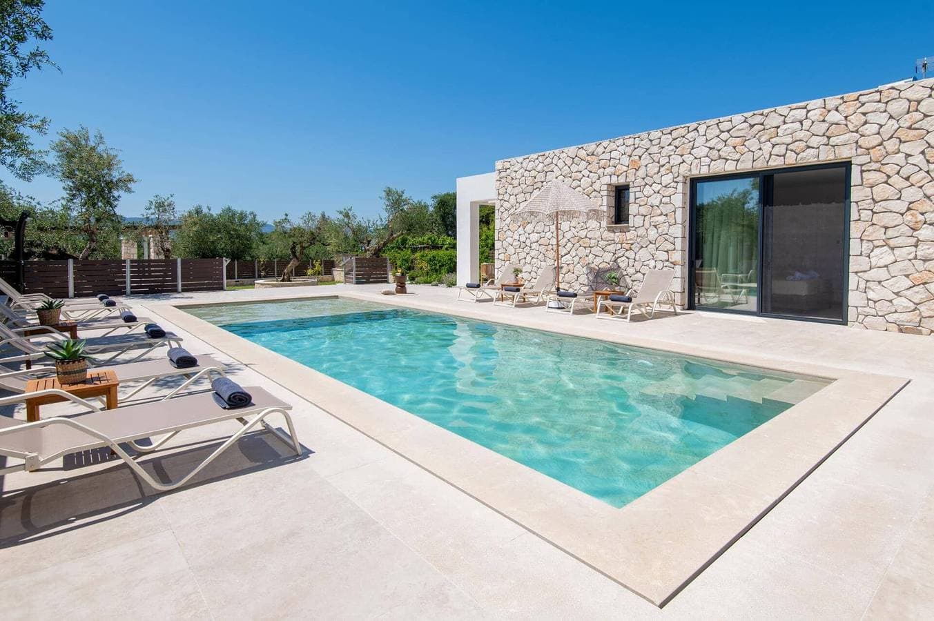 Foto 2 von 25: Villa für 10 Personen mit Garten