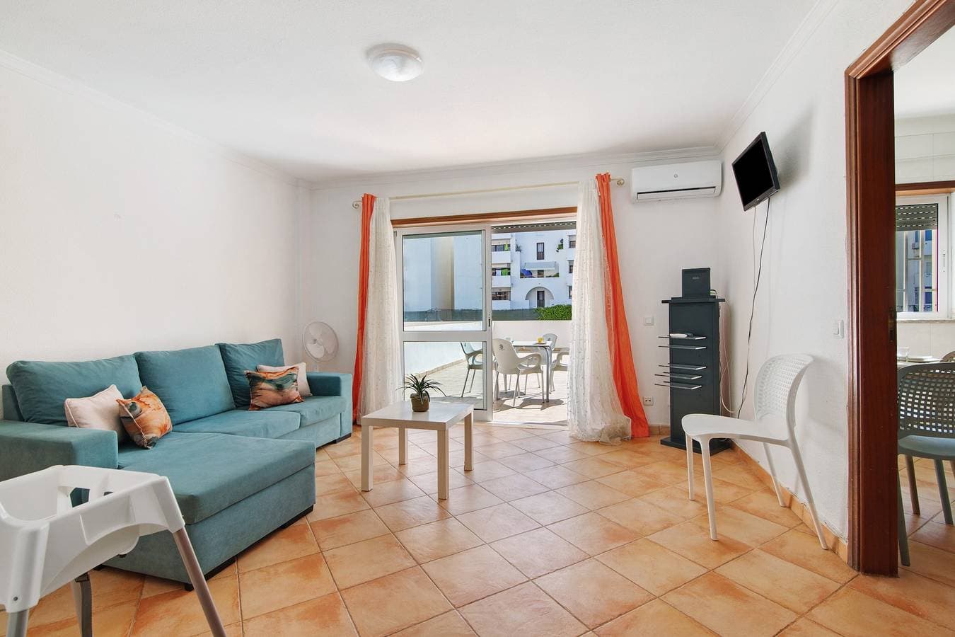 Foto 2 von 21: Apartment '16 - Quarteira' mit Gemeinschaftspool, Balkon und WLAN