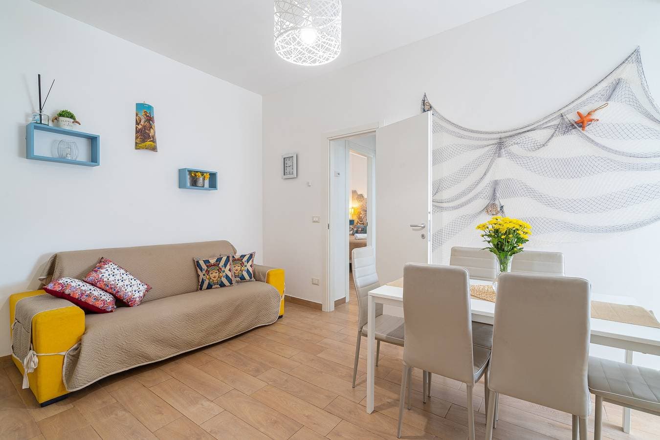 Foto 5 von 28: Ferienwohnung 'Donna Di Denari' mit Meerblick, Wi-Fi und Klimaanlage