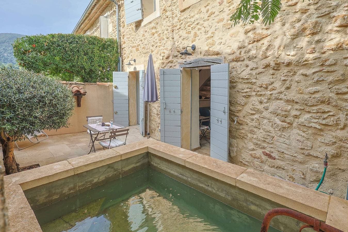 Le petit Hameau 1