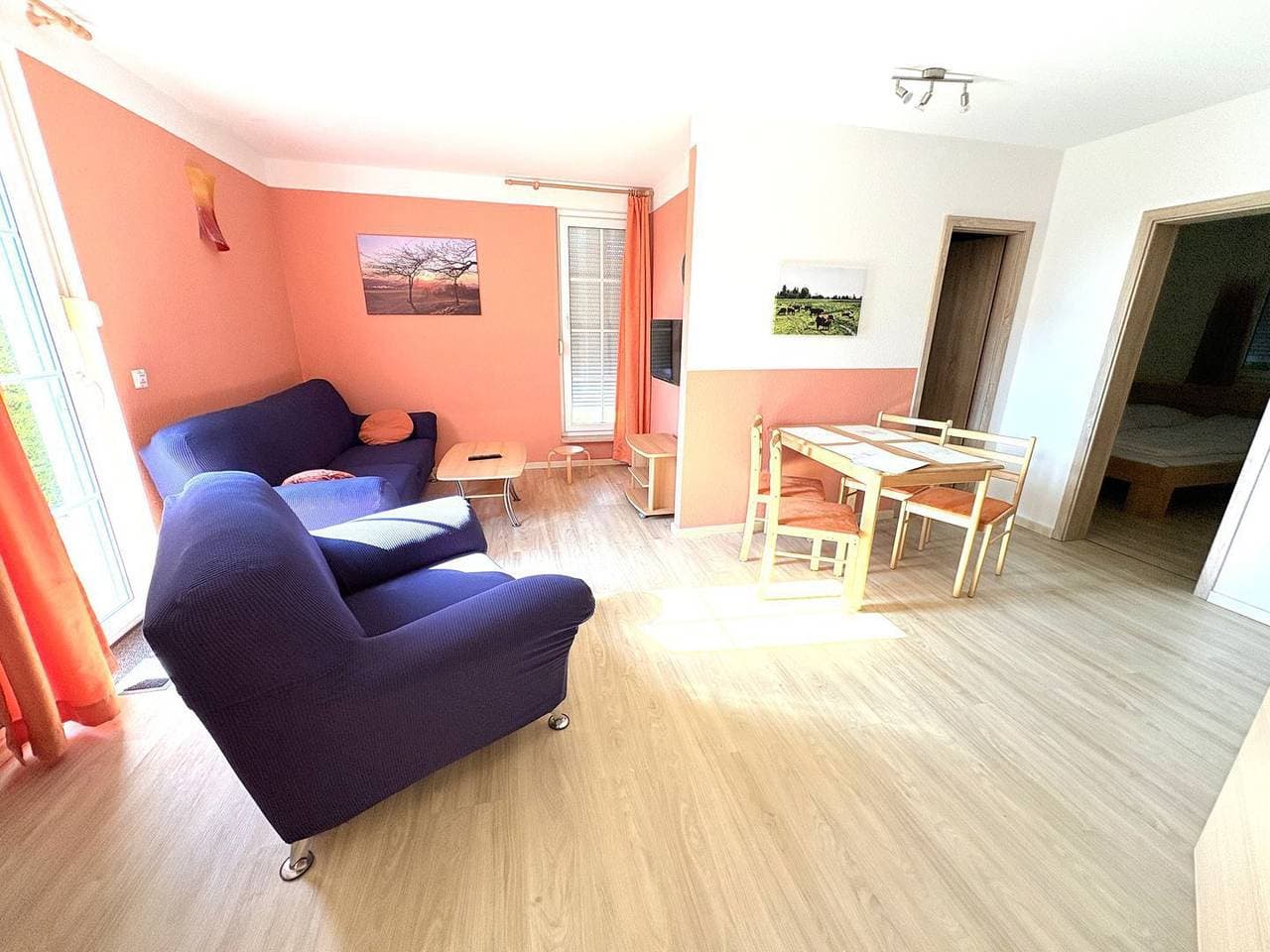 Foto 3 von 15: Sonnige Ferienwohnung mit Südterrasse und zwei Schlafzimmern in Alt Reddevitz