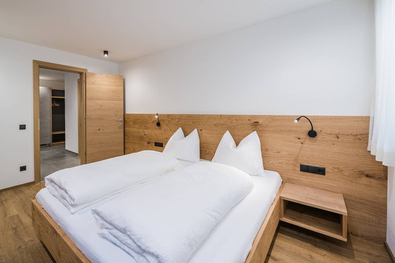 Foto 7 von 18: Ferienwohnung 5 in Kuenz mit Bergblick, Garten und WLAN