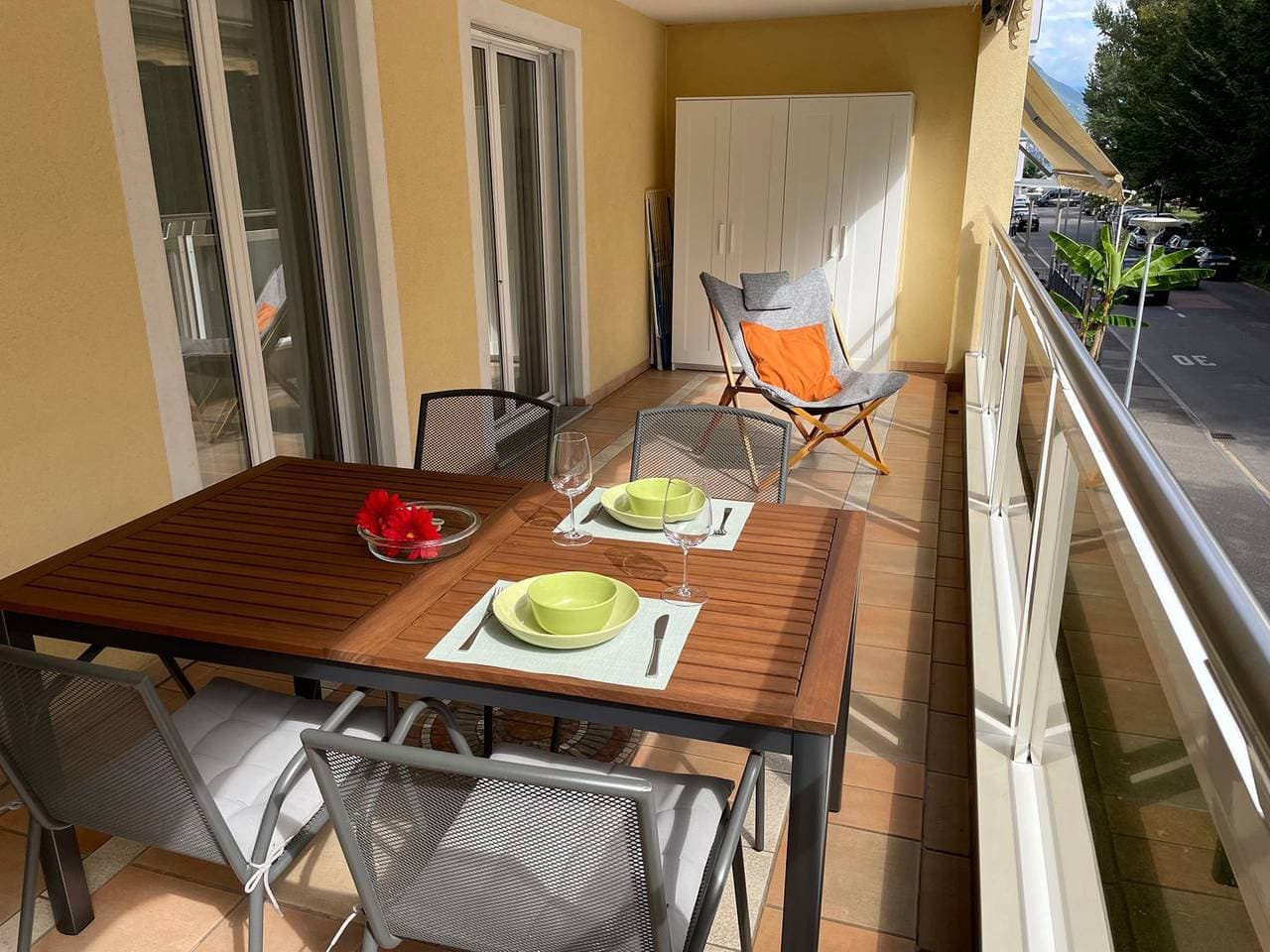 Foto 12 von 36: Ferienwohnung mit Blick in die Parkanlage, nahe der Seepromenade und Strandbad