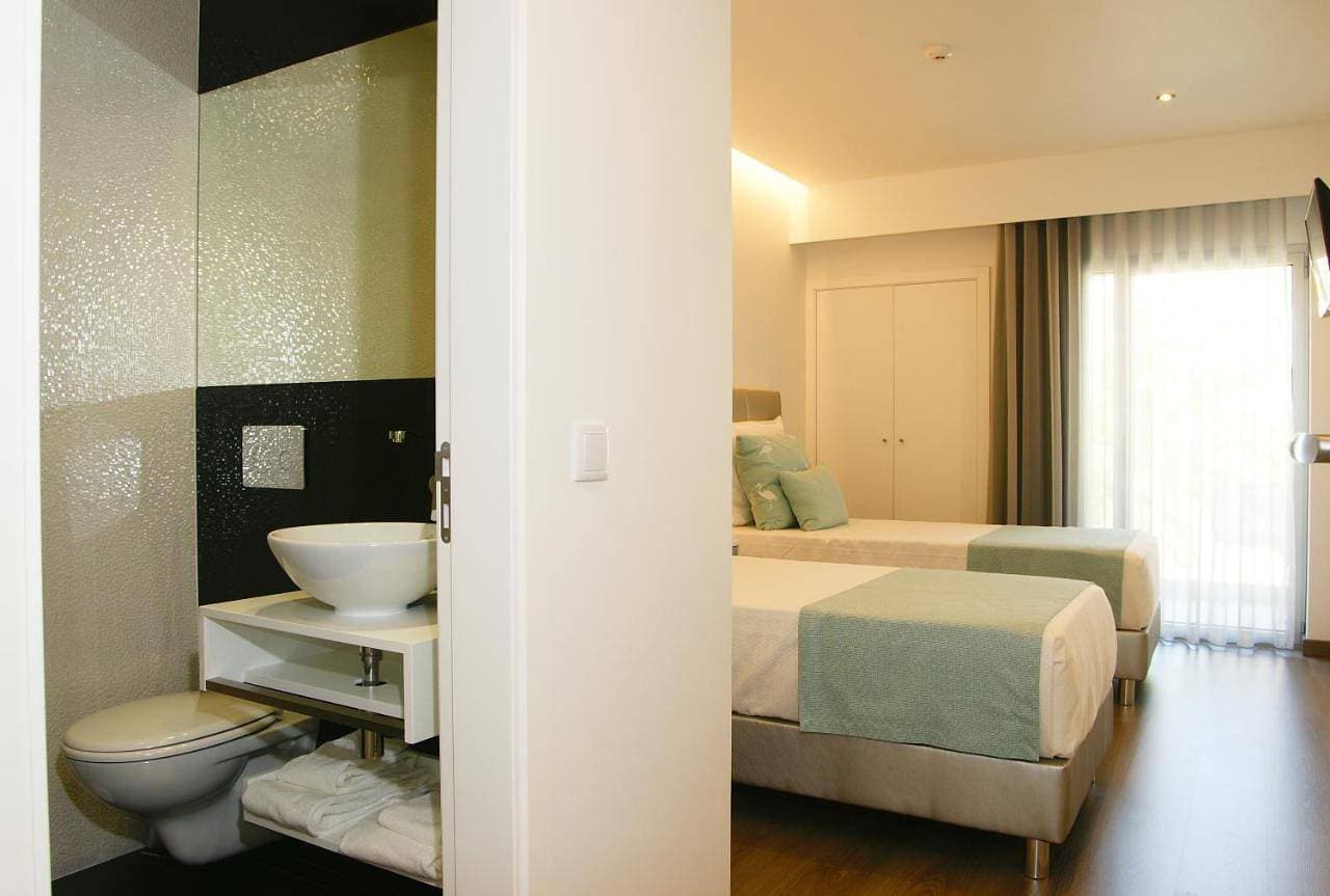 Foto 7 von 11: Double or Twin Room with Square View Balcony