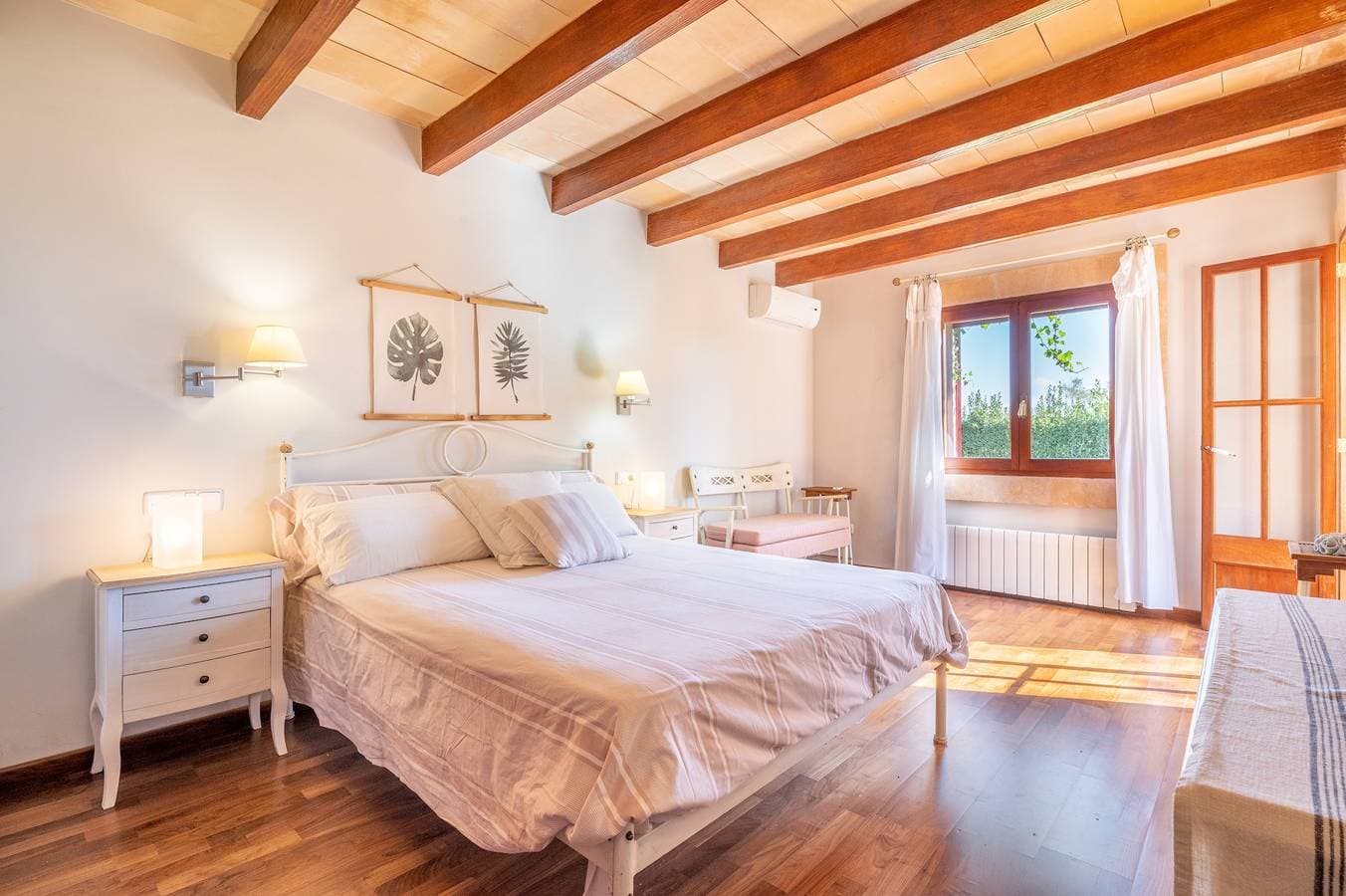 Foto 11 von 25: Ferienhaus Ses Tendes mit WLAN, Klimaanlage, Pool, Garten und Terrasse; Parkplatz vorhanden