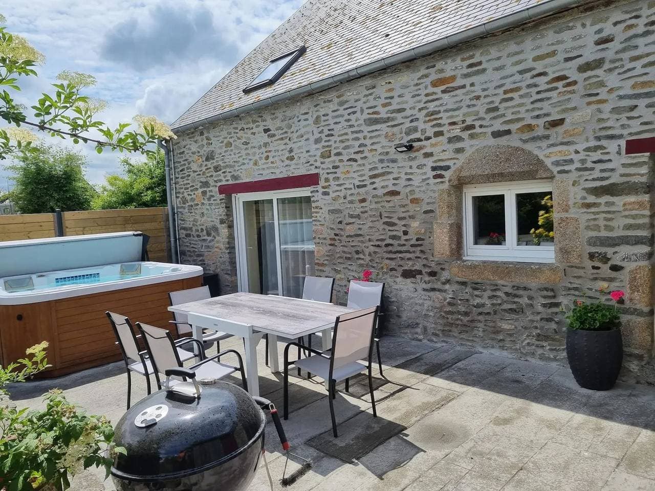 Maison confortable Pontorson 110 m² Jacuzzi 1