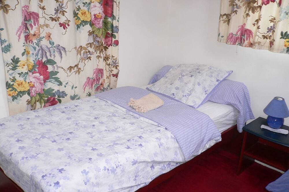 Foto 11 von 25: Große freistehende komfortable Zimmer