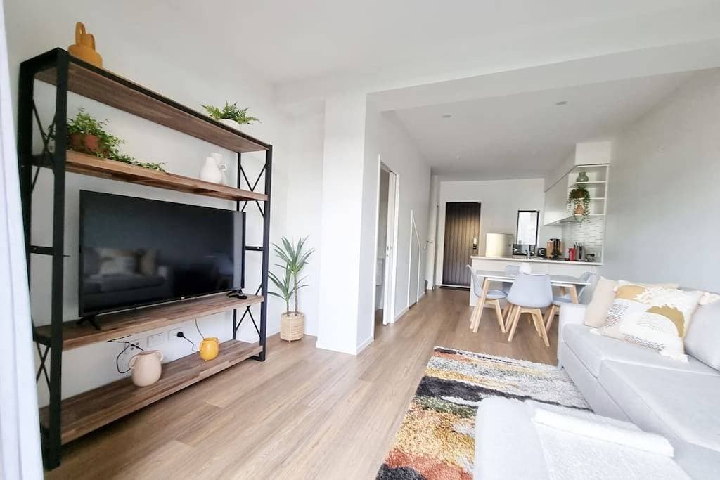 Huntington Townhouse with Patio and Parking 1