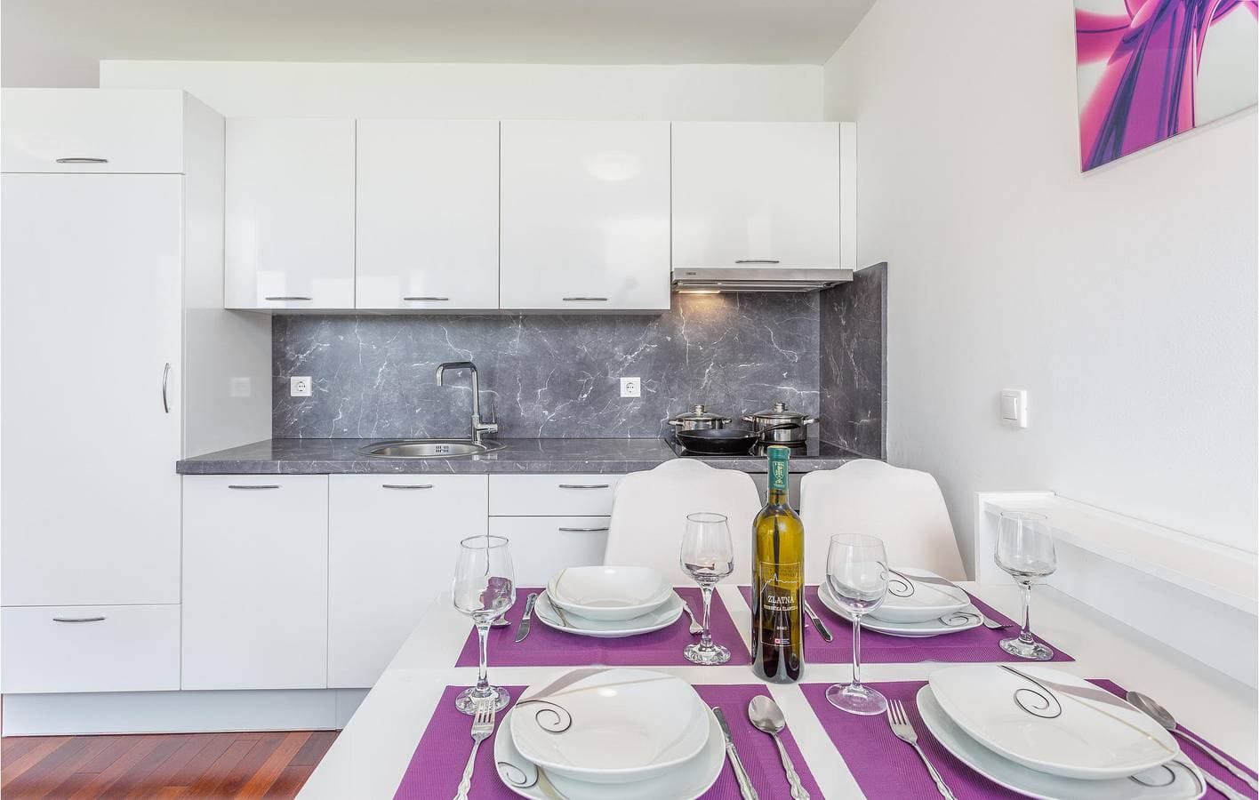 Foto 13 von 24: Apartment mit Meerblick, Terrasse, WLAN und Parkplatz – 900 m vom Strand entfernt