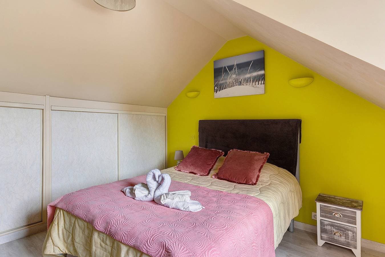 Foto 10 von 33: Ferienhaus 'Ô Gîte Bleu' mit Hallenbad, Spielraum und Platz für bis zu 16 Personen