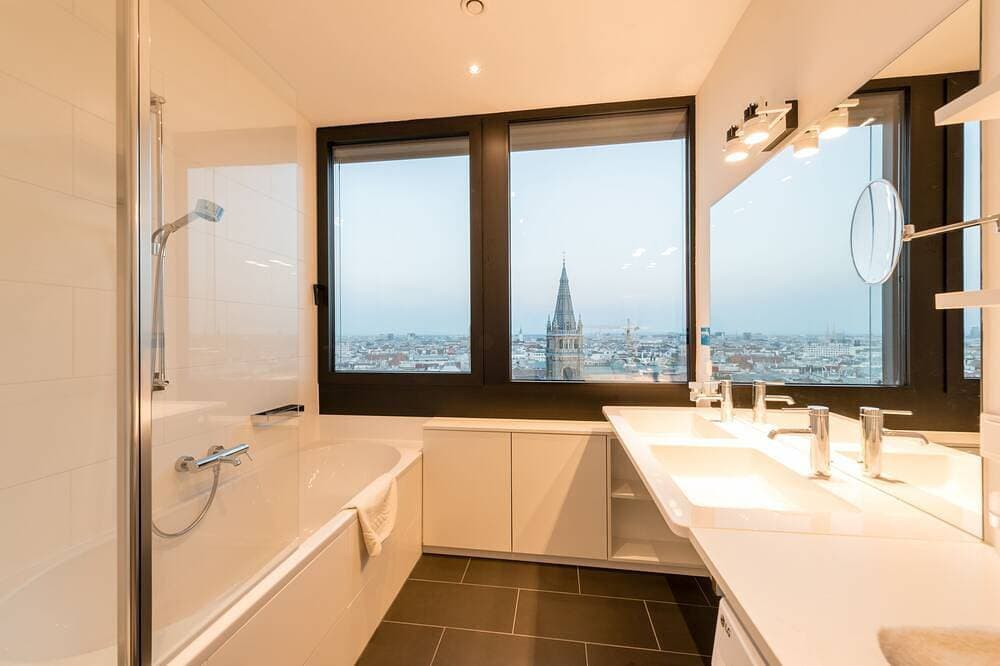 Foto 7 von 30: Panorama-Suite mit Blick über Wien