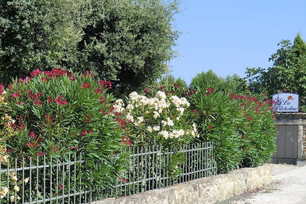 Foto 13 von 26: - Die Pitcholine En Provence *** Sportlicher Und Blumiger Garten - Pool - Komfort