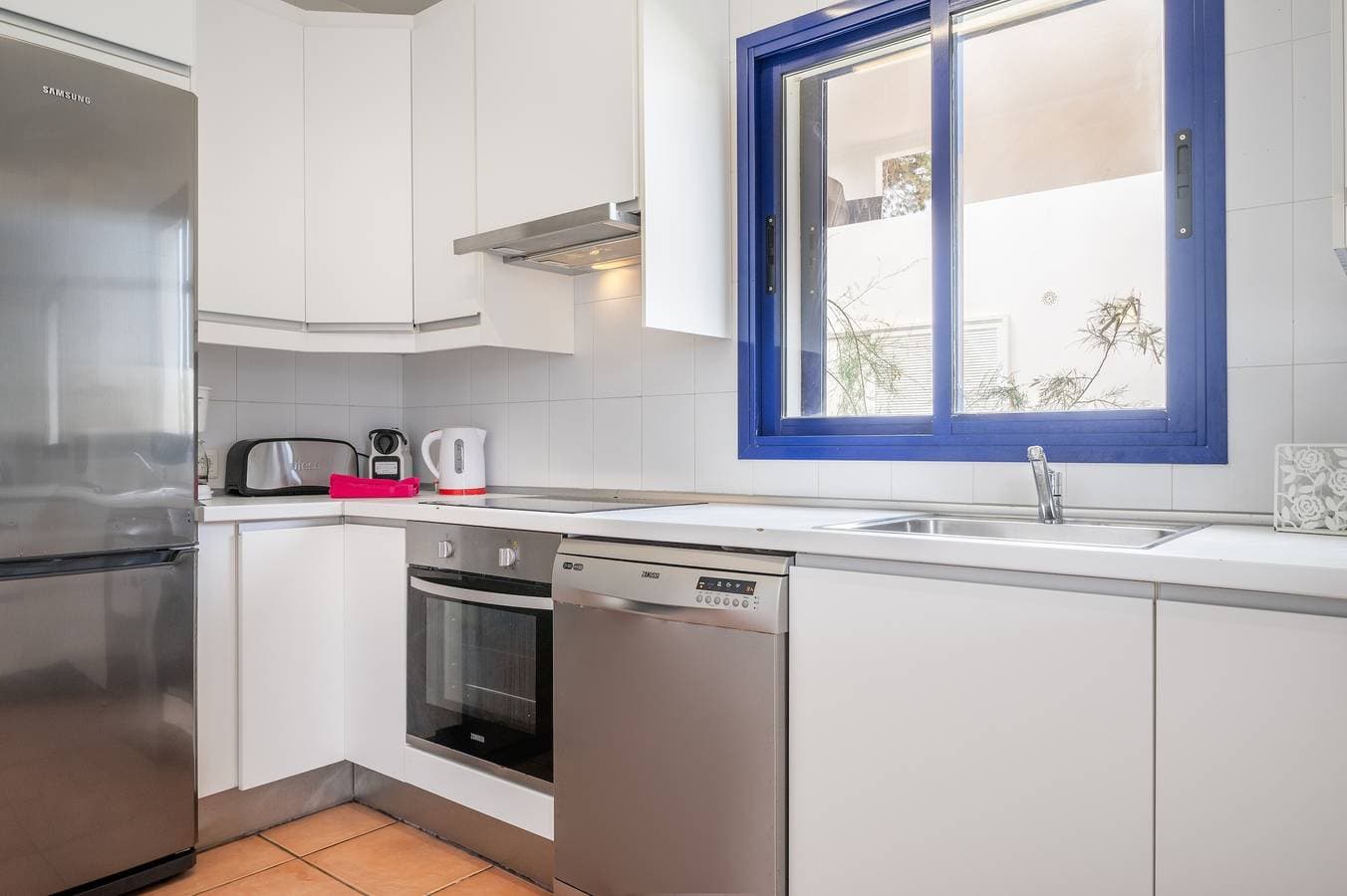 Foto 9 von 26: Moderne Villa in erster Reihe "Sa Caleta" mit Zugang zum Strand