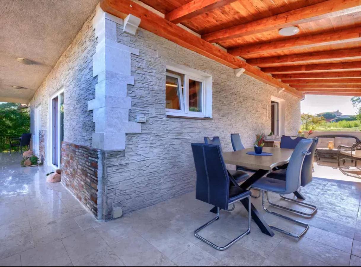 Foto 4 von 67: Villa with Private Pool