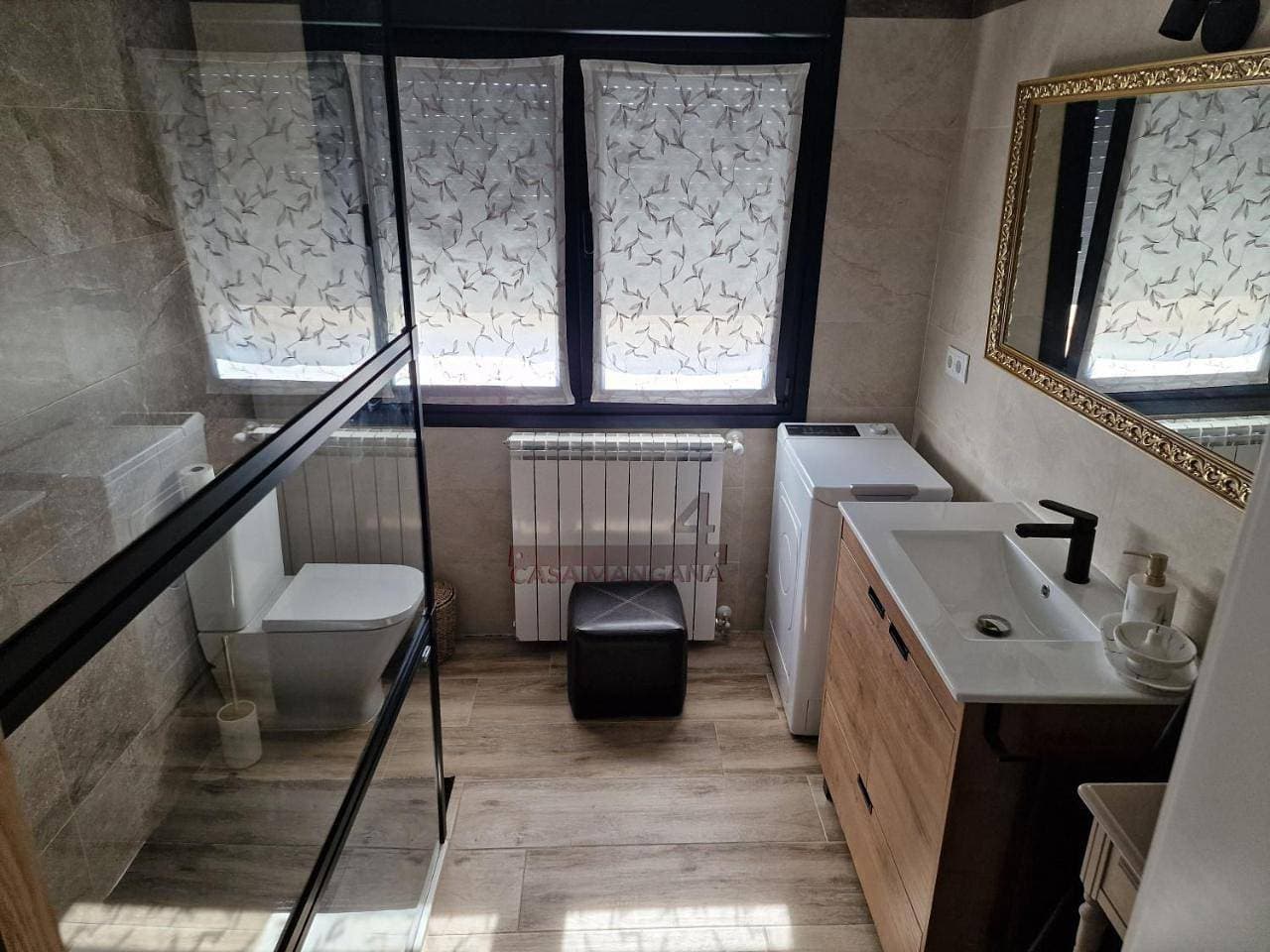 Foto 8 von 41: Three-Bedroom House