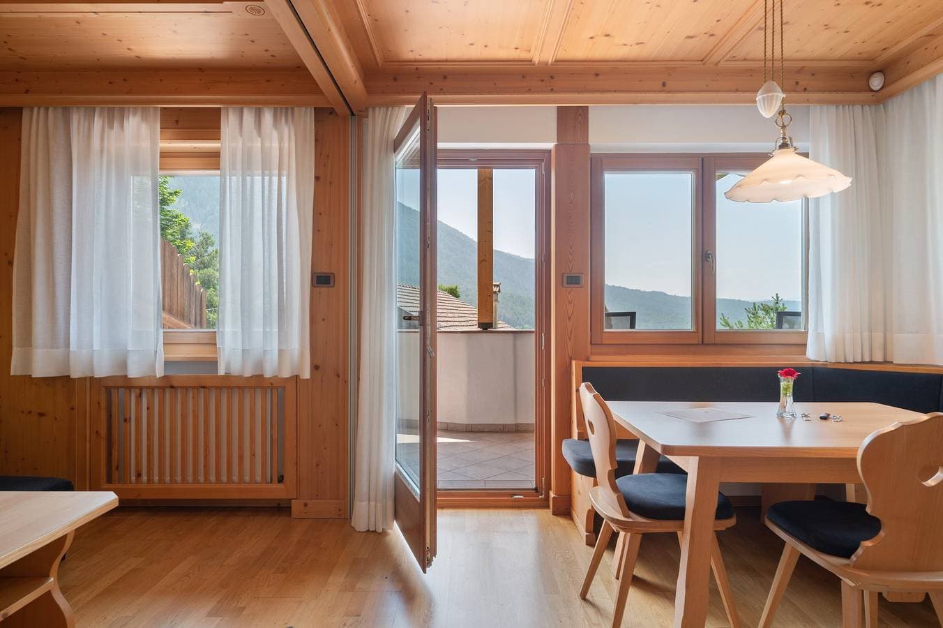 Foto 5 von 30: Ferienwohnung 'Villa Nussbaumer B' mit Bergblick, privater Terrasse und Wi-Fi